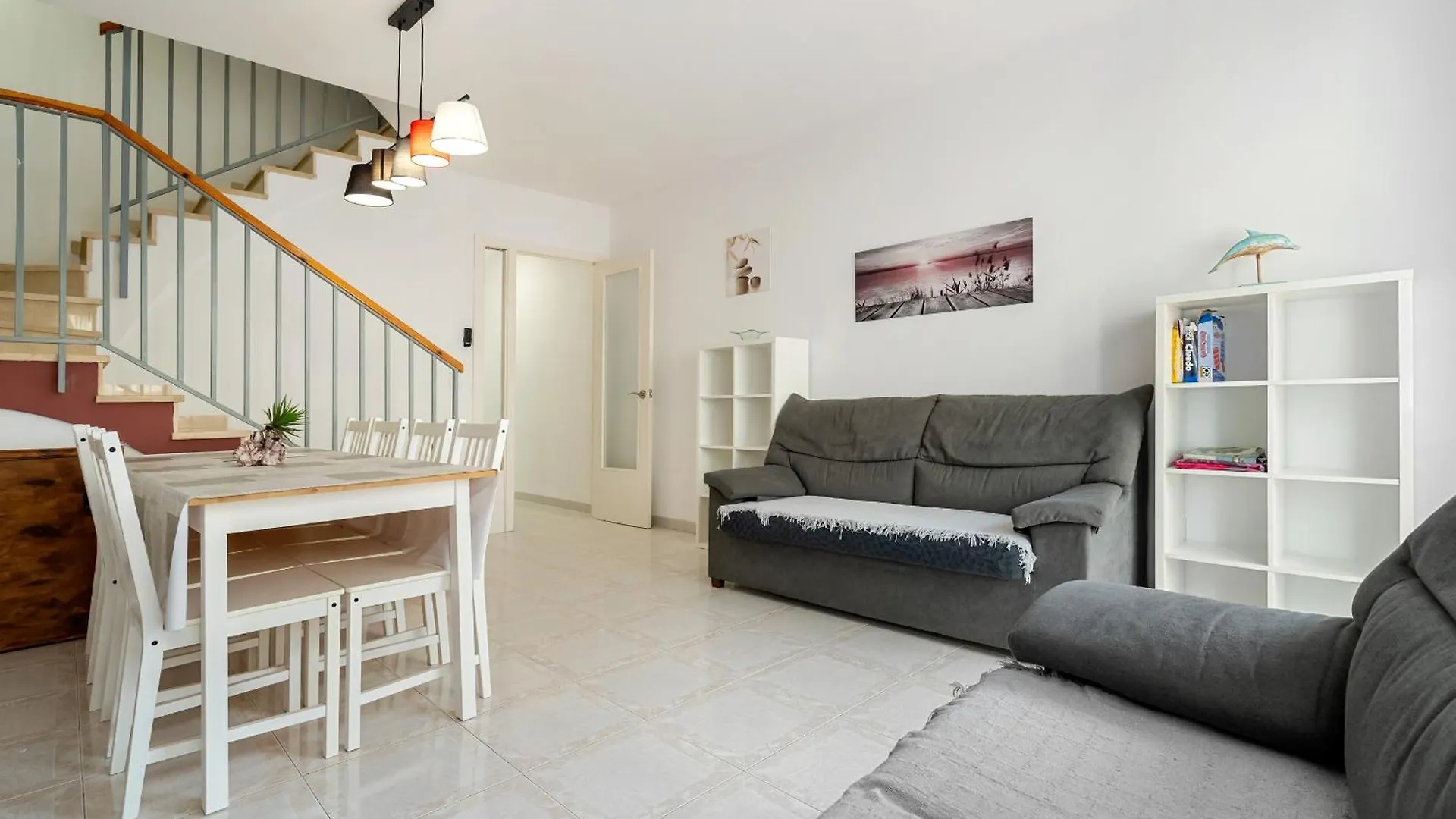 Hauzify I Casa Gala Placidia Creixell Holiday home