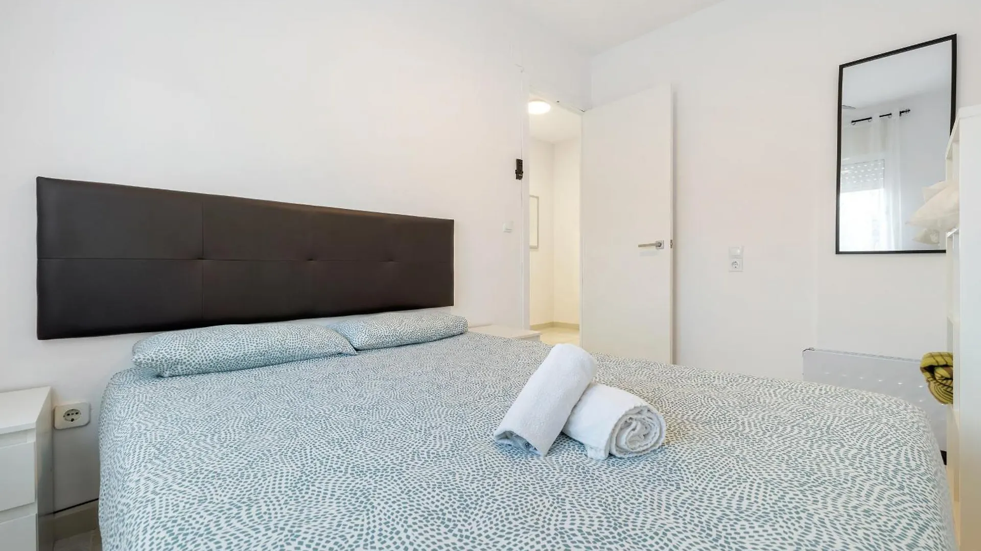 Hauzify I Casa Gala Placidia Creixell Holiday home