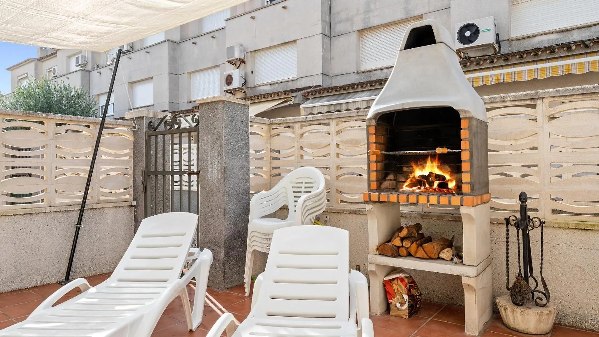 Holiday home Hauzify I Casa Gala Placidia Creixell